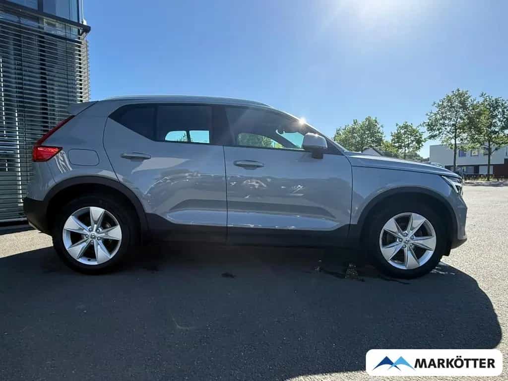 Volvo XC40 T2 Core APPLE/CAM/NAVI/SHZ/LHZ/TEMPO 11/2023-photo-2