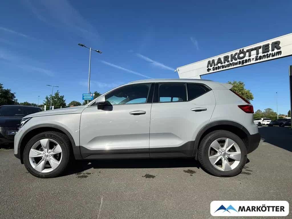 Volvo XC40 T2 Core APPLE/CAM/NAVI/SHZ/LHZ/TEMPO 11/2023-photo-3