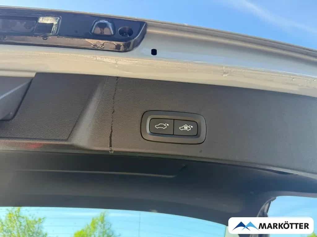 Volvo XC40 T2 Core APPLE/CAM/NAVI/SHZ/LHZ/TEMPO 11/2023-photo-7
