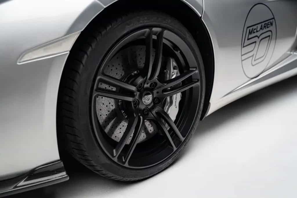 McLaren MP4-12C Edition 50 01/2013-photo-12