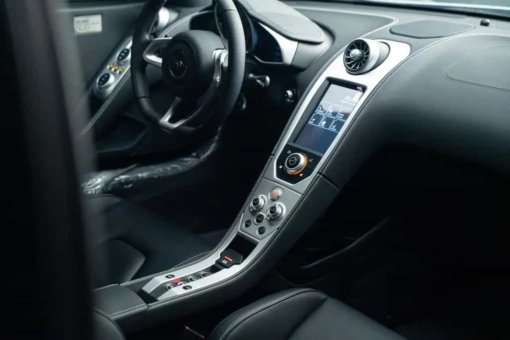 McLaren MP4-12C Edition 50 01/2013-photo-13