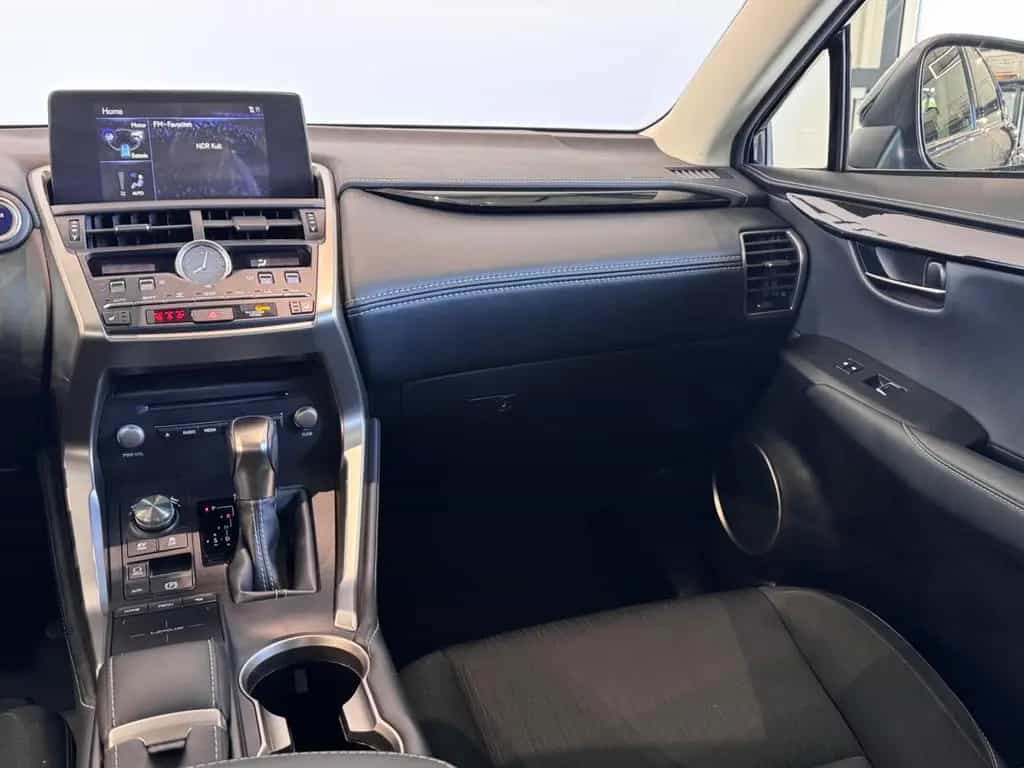 Lexus NX 300 h Amazing Edition*LED*SHZ*PDC* 07/2020-photo-29