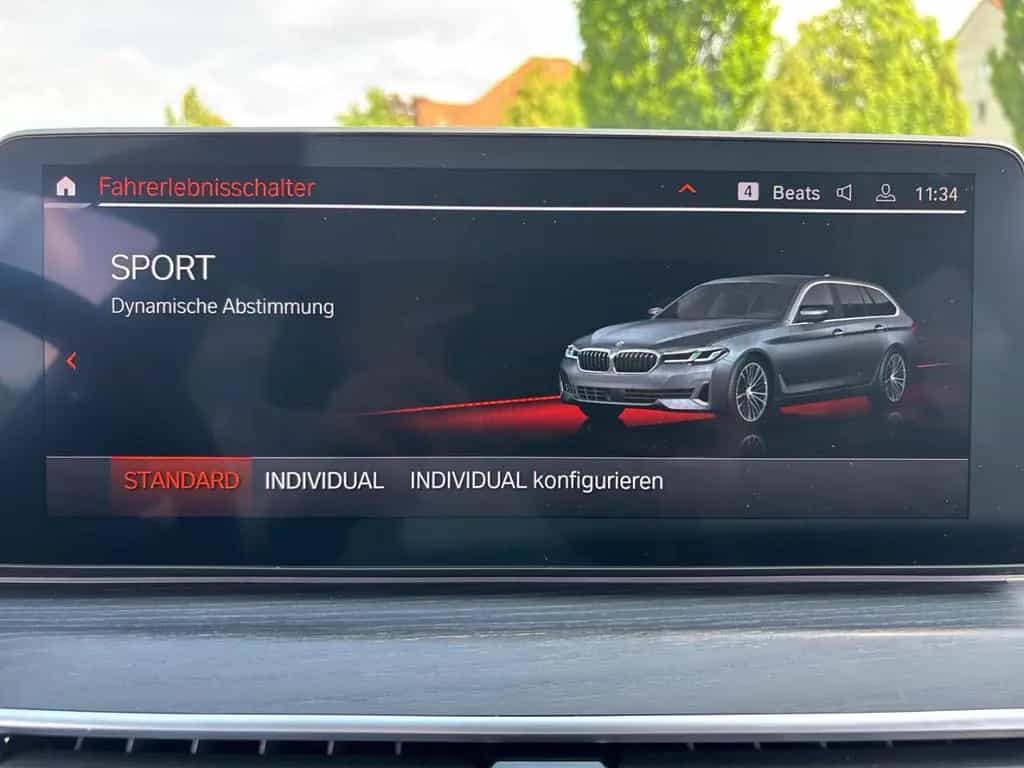 BMW 520 Luxury Line d Touring Park-Assistent Luftfed 02/2021-photo-24