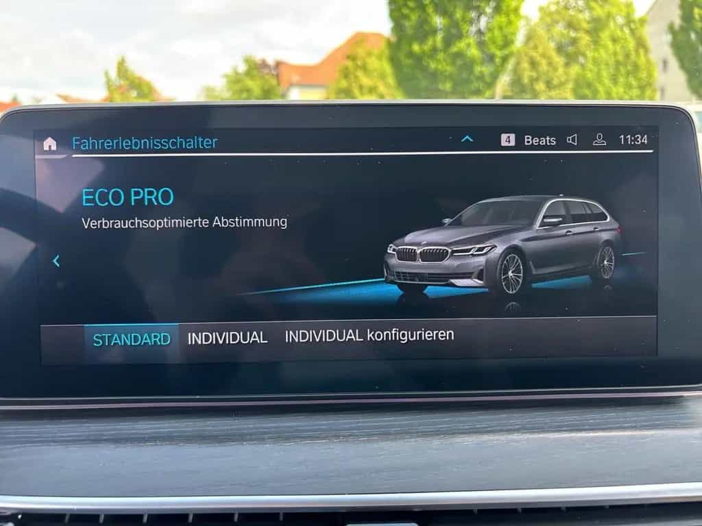 BMW 520 Luxury Line d Touring Park-Assistent Luftfed 02/2021-photo-25