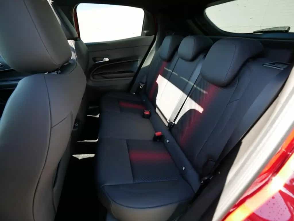 Alfa Romeo Junior IBRIDA SPECIALE 1.2 VGT 145PS DCT6 SCHIEB 12/2025-photo-16
