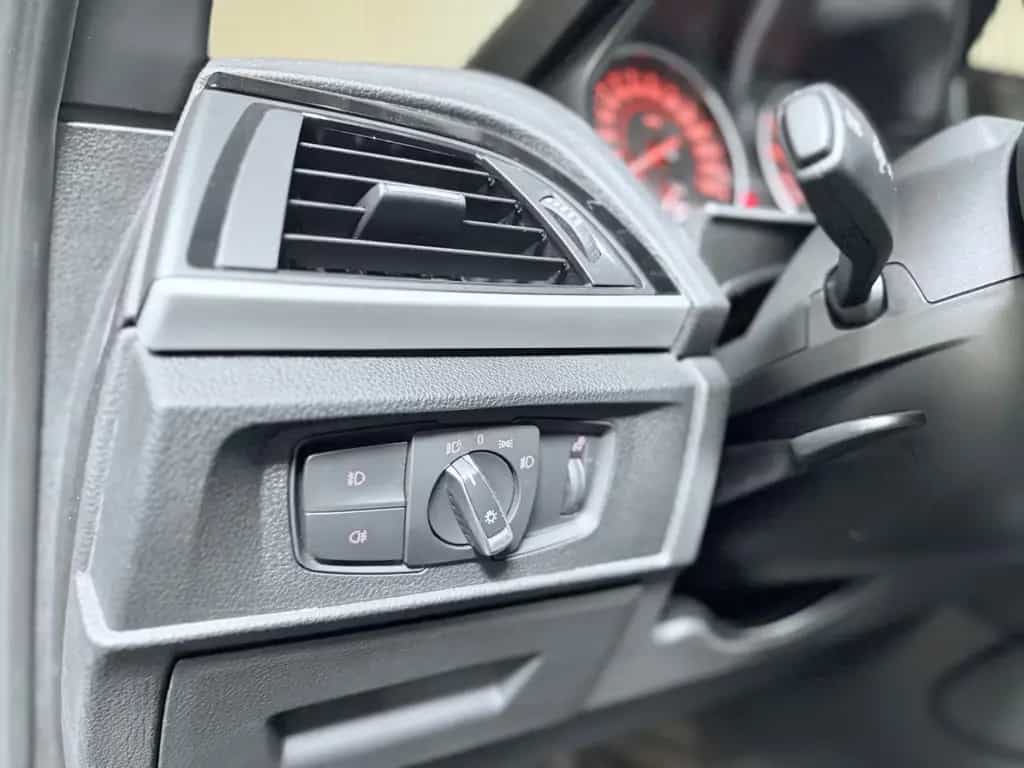 BMW 220 i 2er Sport Cabrio Benzin/ Schalter/ PDC/ LED 07/2015-photo-24