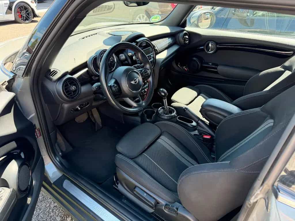 MINI Cooper S Pepper JCW AMBI/SHZ/MFL/PDC/CARBON 08/2016-photo-1