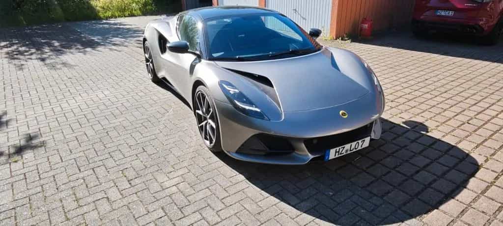 Lotus Emira 2.0 I4 First Edition Nimbus Grey 06/2025-photo-0