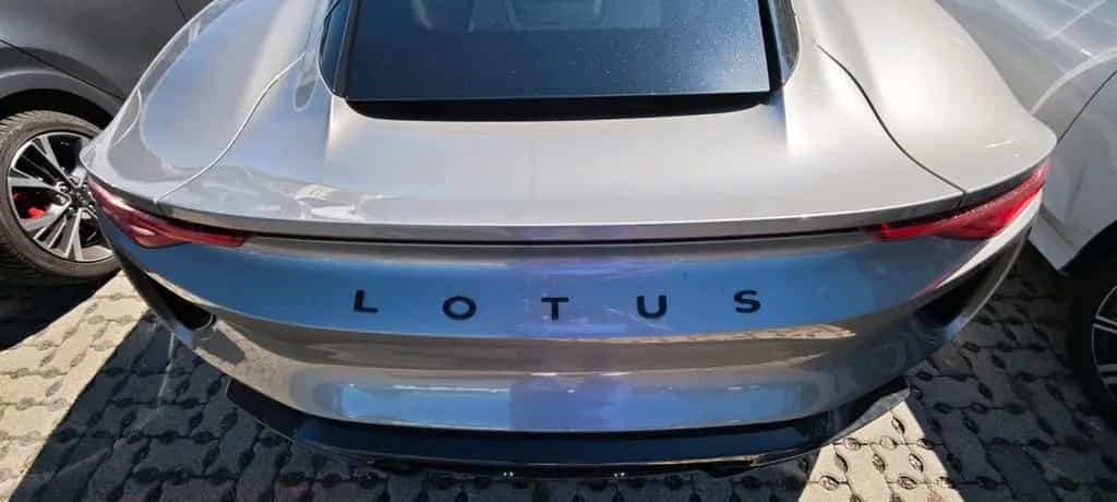 Lotus Emira 2.0 I4 First Edition Nimbus Grey 06/2025-photo-12