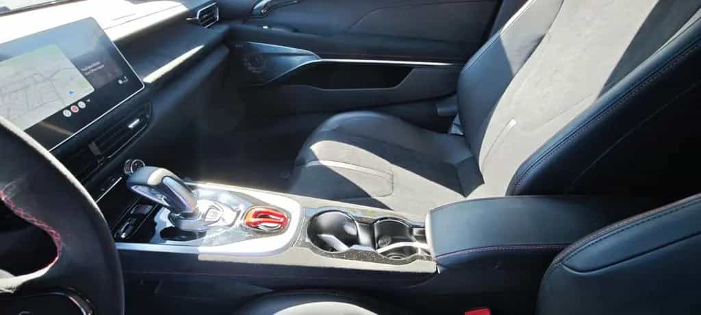 Lotus Emira 2.0 I4 First Edition Nimbus Grey 06/2025-photo-18