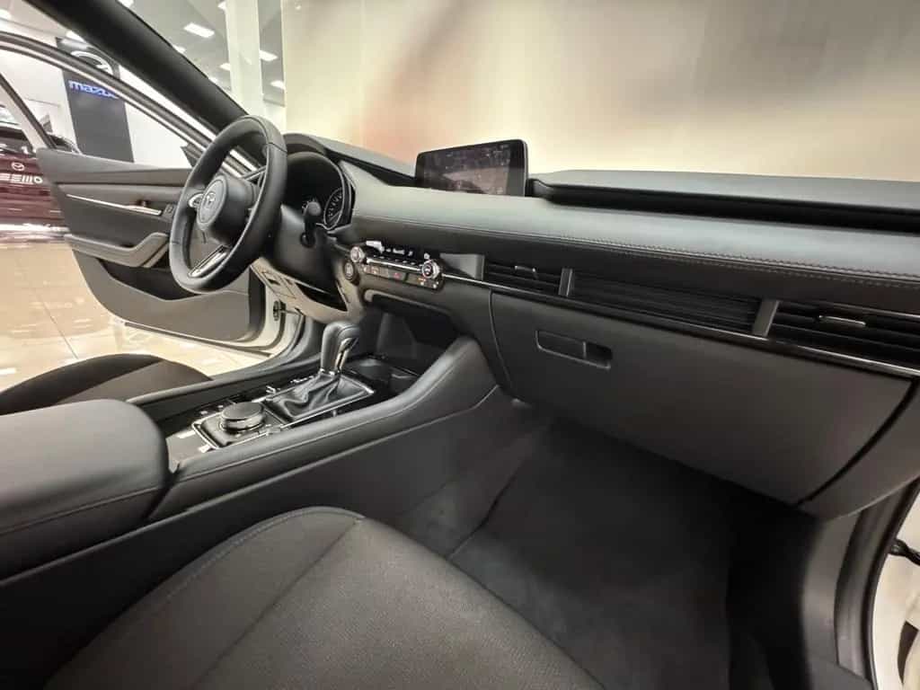 Mazda 3 140ps Aut. Centre-line/ACC/KeyLess/NAV/HUD/aWR 02/2025-photo-18