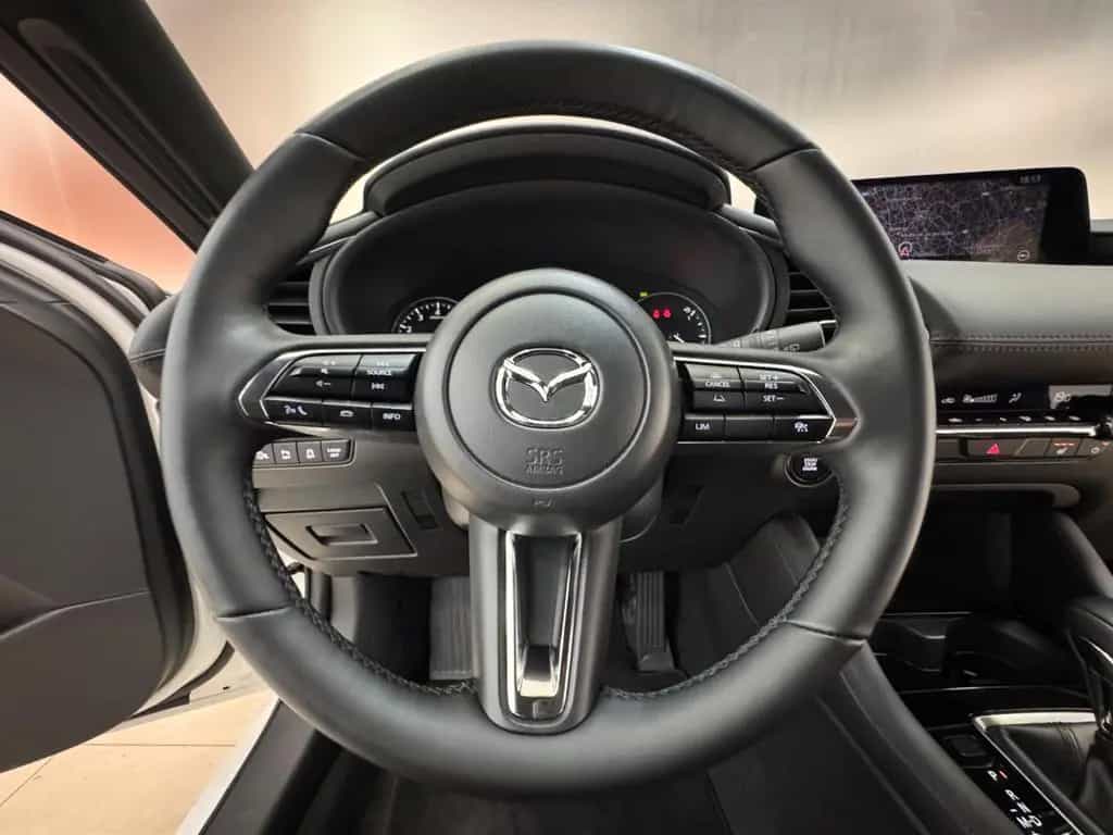Mazda 3 140ps Aut. Centre-line/ACC/KeyLess/NAV/HUD/aWR 02/2025-photo-22