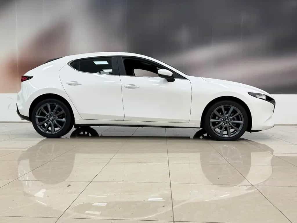Mazda 3 140ps Aut. Centre-line/ACC/KeyLess/NAV/HUD/aWR 02/2025-photo-3
