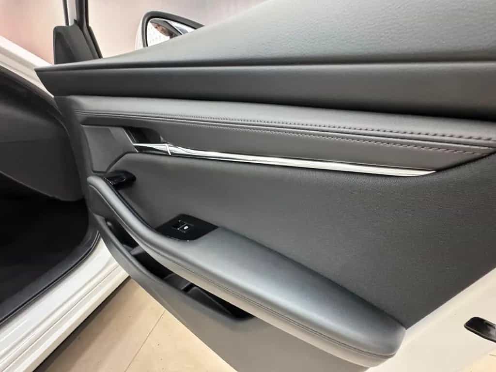 Mazda 3 140ps Aut. Centre-line/ACC/KeyLess/NAV/HUD/aWR 02/2025-photo-34