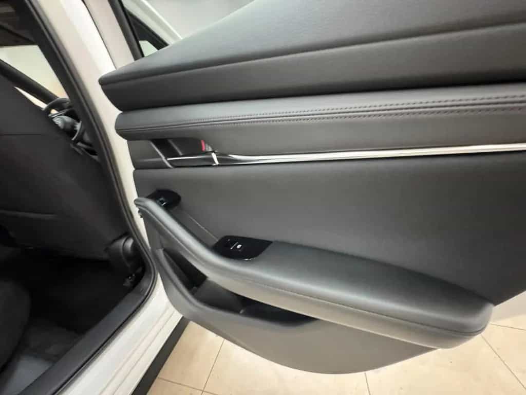 Mazda 3 140ps Aut. Centre-line/ACC/KeyLess/NAV/HUD/aWR 02/2025-photo-35