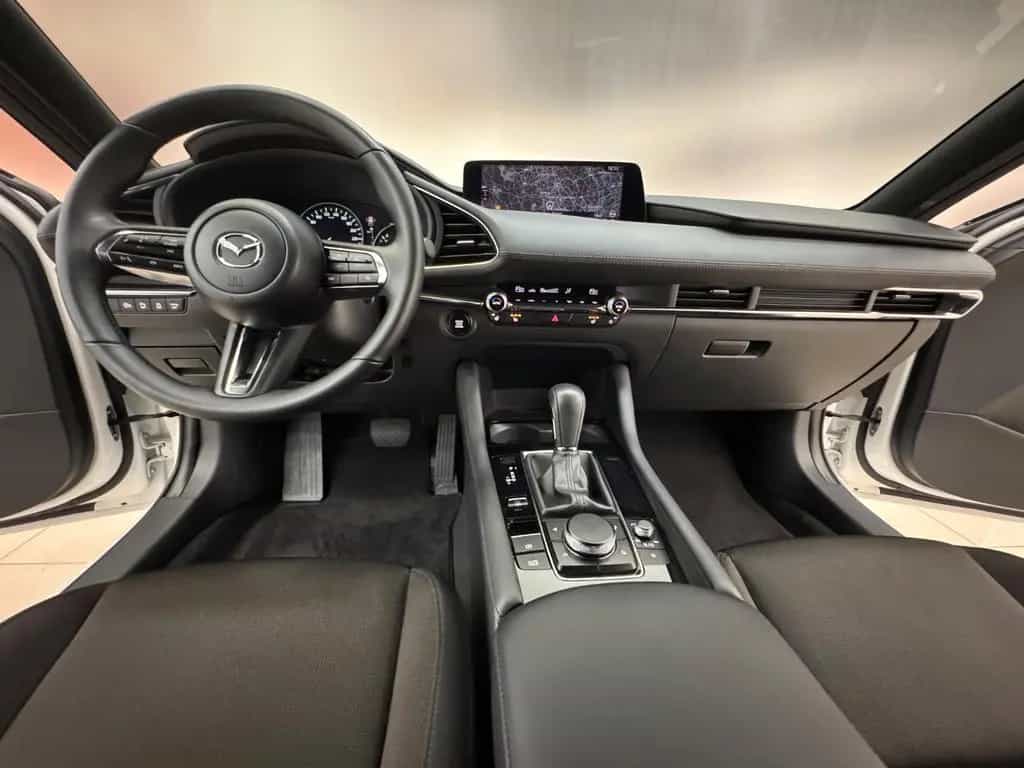 Mazda 3 140ps Aut. Centre-line/ACC/KeyLess/NAV/HUD/aWR 02/2025-photo-37