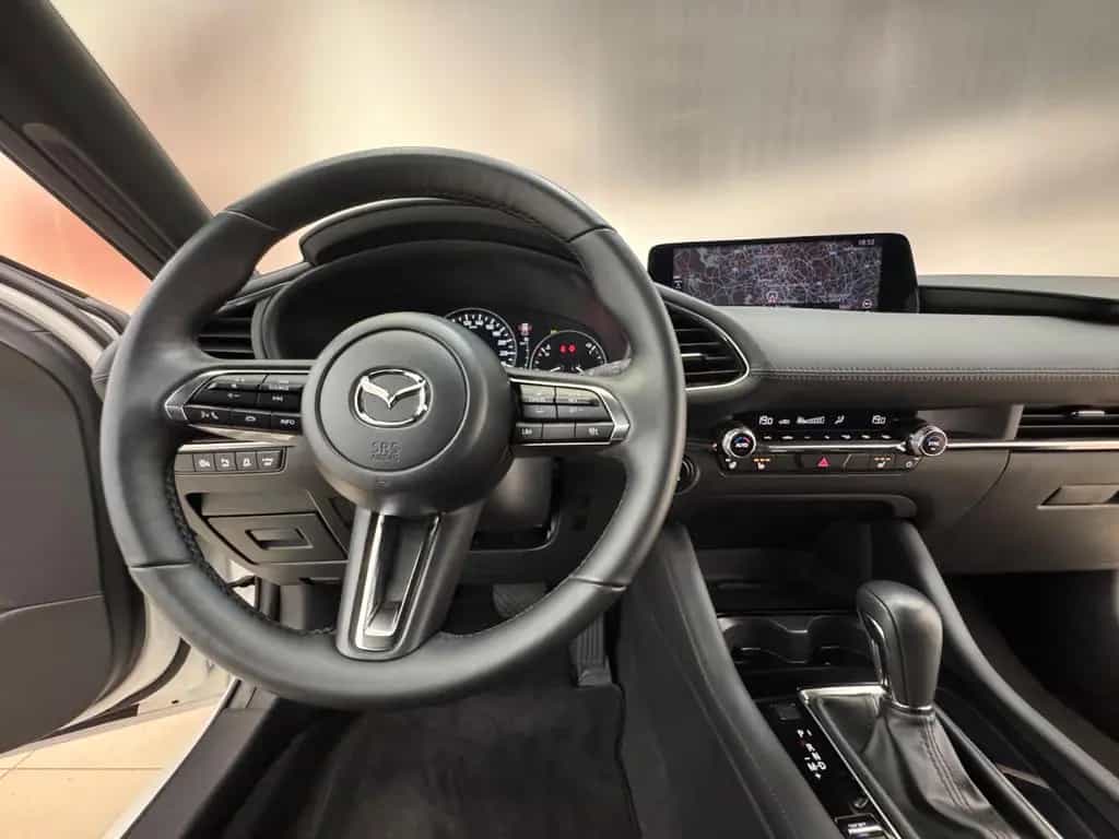 Mazda 3 140ps Aut. Centre-line/ACC/KeyLess/NAV/HUD/aWR 02/2025-photo-38