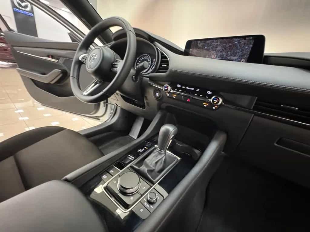 Mazda 3 140ps Aut. Centre-line/ACC/KeyLess/NAV/HUD/aWR 02/2025-photo-39