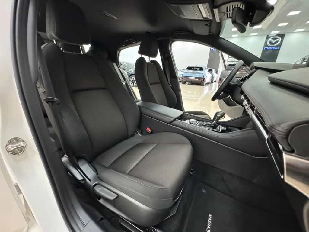 Mazda 3 140ps Aut. Centre-line/ACC/KeyLess/NAV/HUD/aWR 02/2025-photo-41