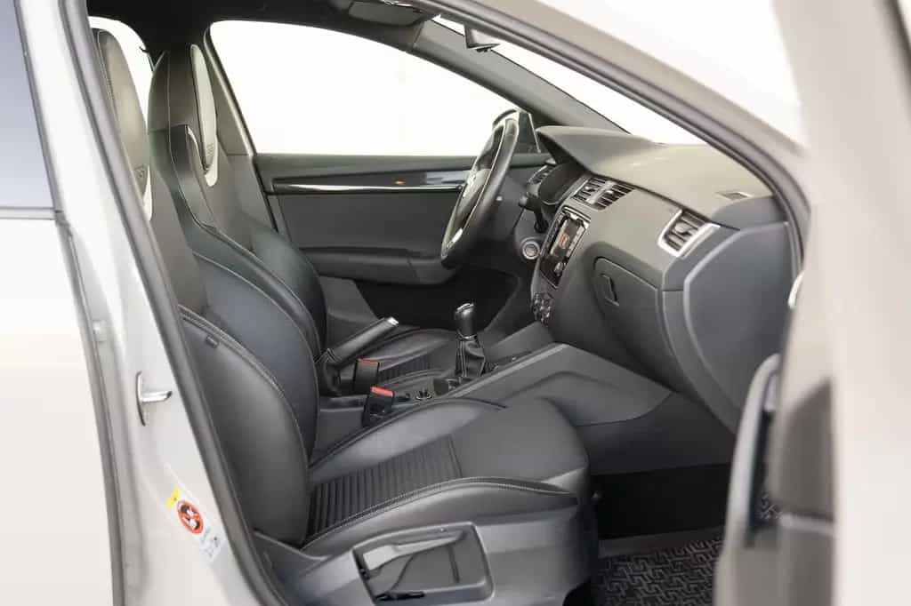 Skoda Octavia RS 2.0 TSI *BI-XENON*NAVI*SHZ*PDC*AHK* 10/2013-photo-12