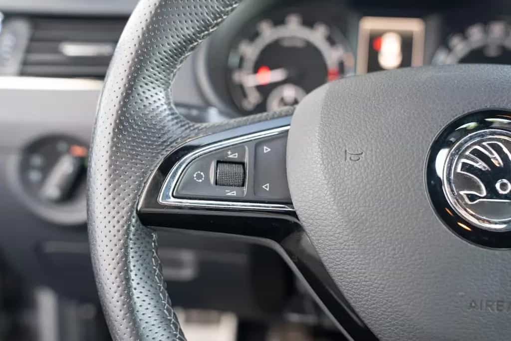 Skoda Octavia RS 2.0 TSI *BI-XENON*NAVI*SHZ*PDC*AHK* 10/2013-photo-18