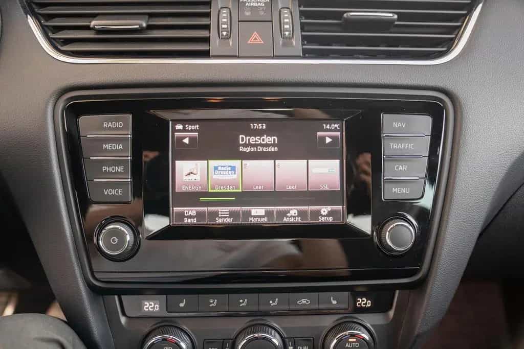 Skoda Octavia RS 2.0 TSI *BI-XENON*NAVI*SHZ*PDC*AHK* 10/2013-photo-22