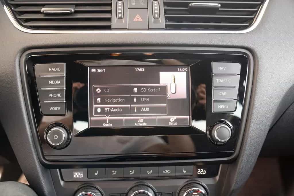 Skoda Octavia RS 2.0 TSI *BI-XENON*NAVI*SHZ*PDC*AHK* 10/2013-photo-24
