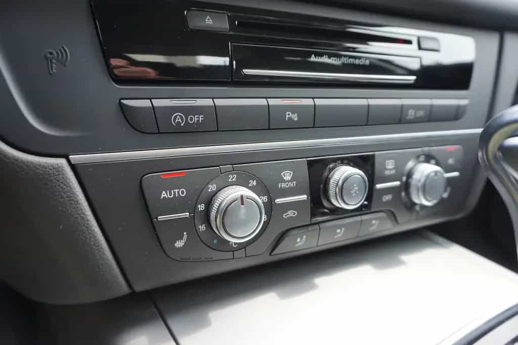 Audi A6 Lim. 2.0 TFSI*Autom.*Standheiz.*Navi*Bi-Xenon 07/2013-photo-26