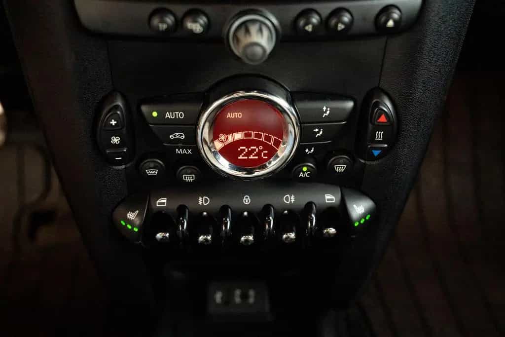 MINI Cooper S Coupe 1.6*JCW*BI-XENON*NAVI*LEDER*SHZ* 06/2013-photo-23