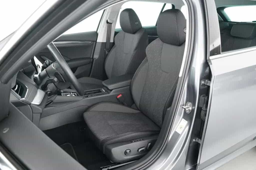 Skoda Octavia C. STYLE 2.0TSI DSG 4X4 HEAD-UP+COLUMBUS 02/2024-photo-9