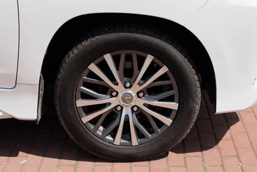 Lexus LX 570 07/2016-photo-13