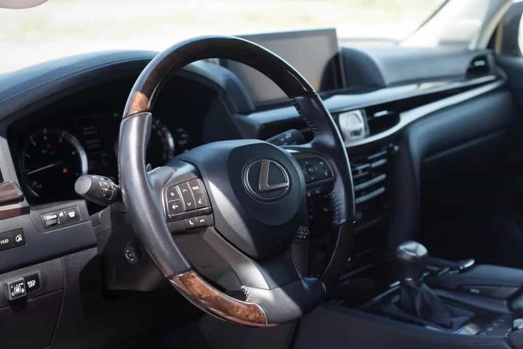 Lexus LX 570 07/2016-photo-8