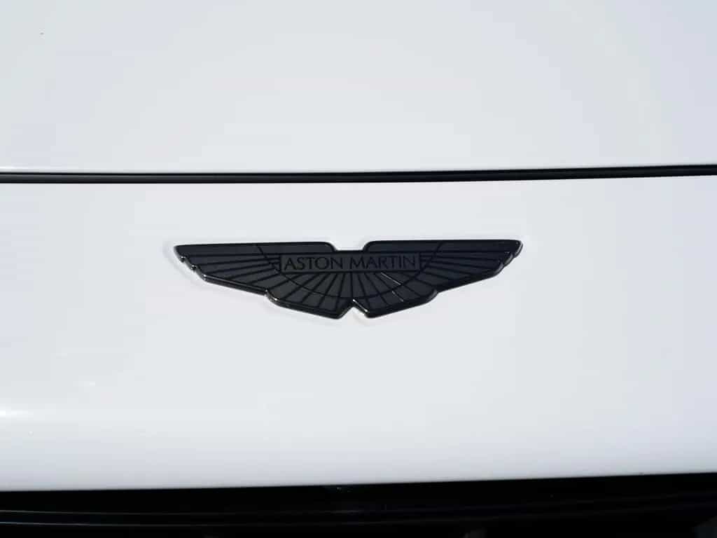 Aston Martin DBX 707 | Remote Park Heat | Gloss Black Package 07/2023-photo-15