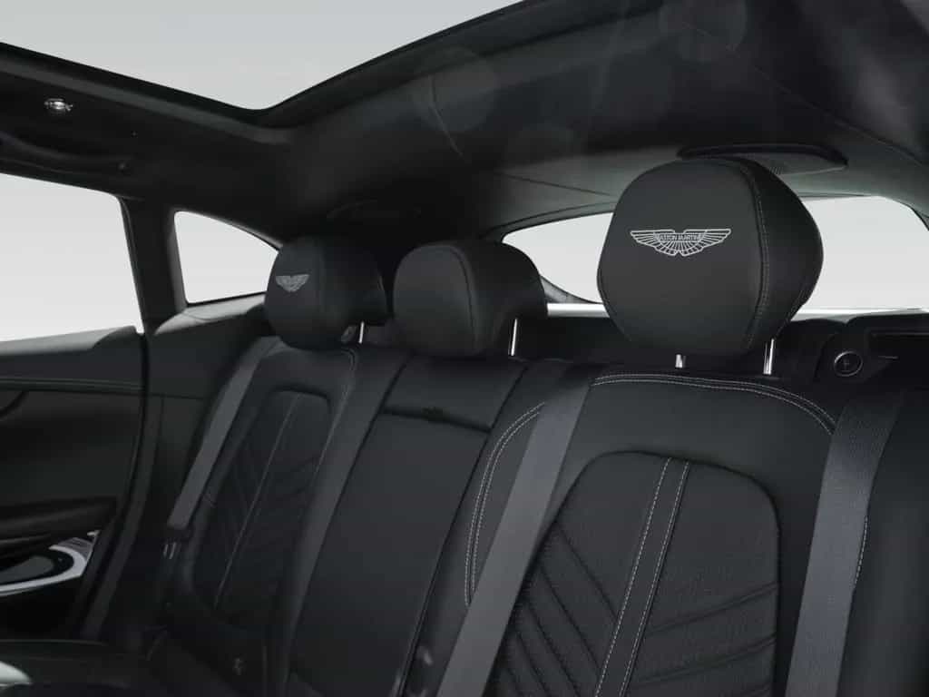 Aston Martin DBX 707 | Remote Park Heat | Gloss Black Package 07/2023-photo-20