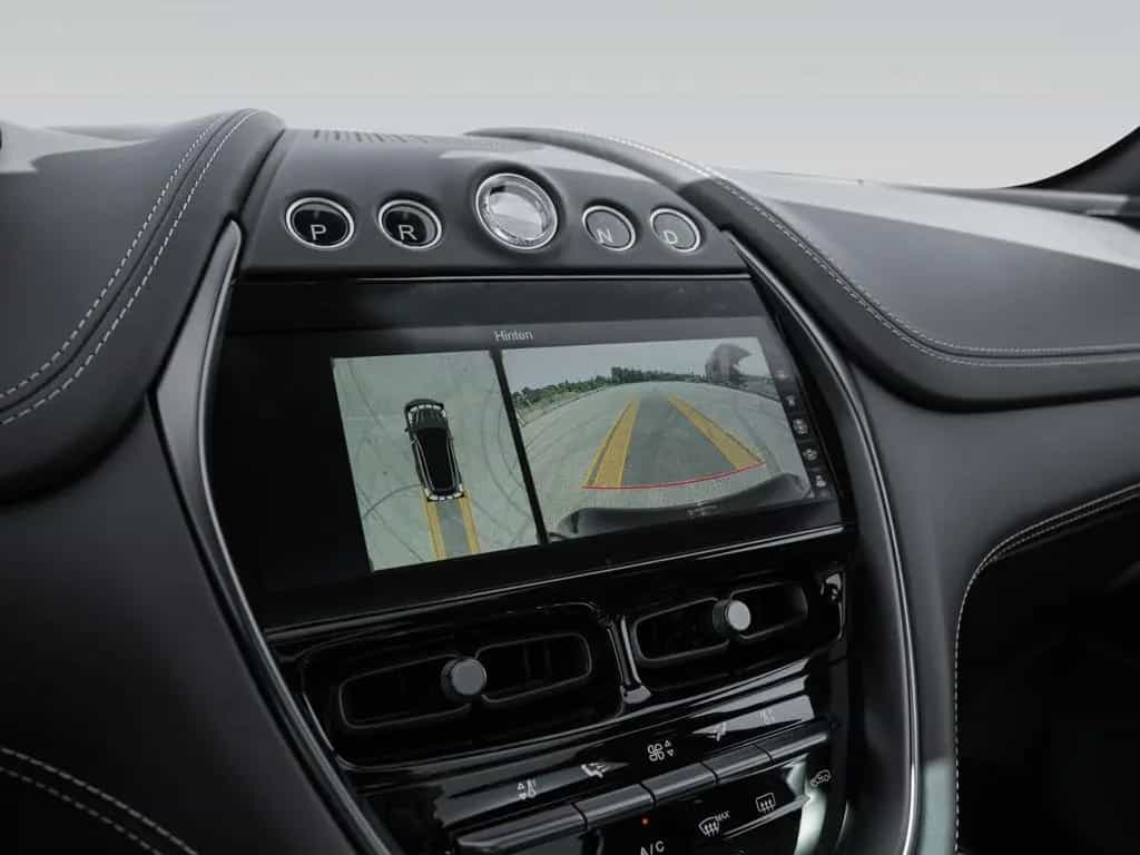 Aston Martin DBX 707 | Remote Park Heat | Gloss Black Package 07/2023-photo-25