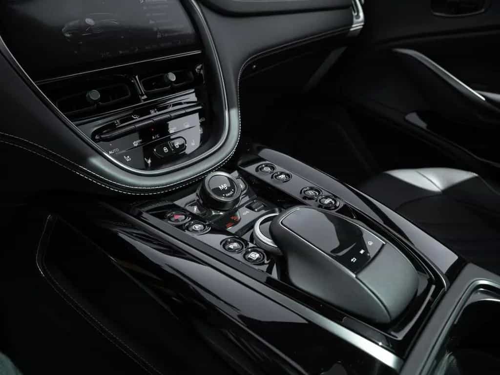 Aston Martin DBX 707 | Remote Park Heat | Gloss Black Package 07/2023-photo-31