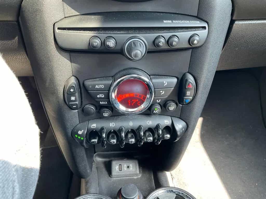 MINI Cooper Mini Cooper PANO Navi SHZ LEDER 07/2012-photo-15