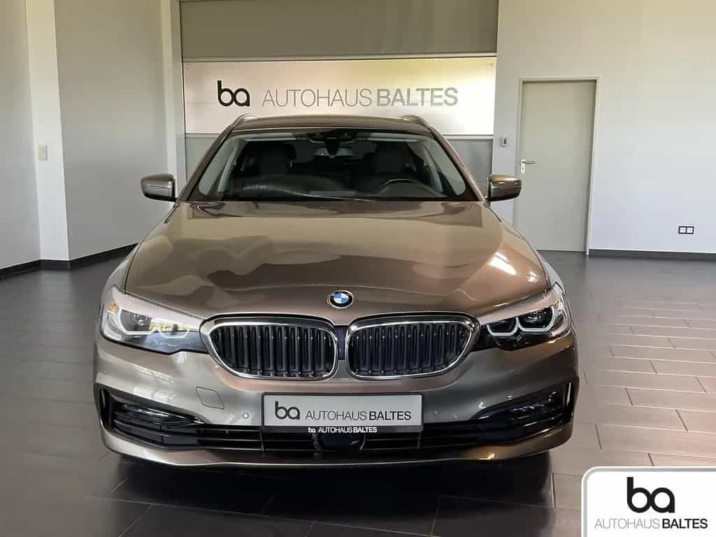 BMW 520 d Touring Sport Pano/LED/ACC/Kam/2Z-AAC/Park 10/2018-photo-1