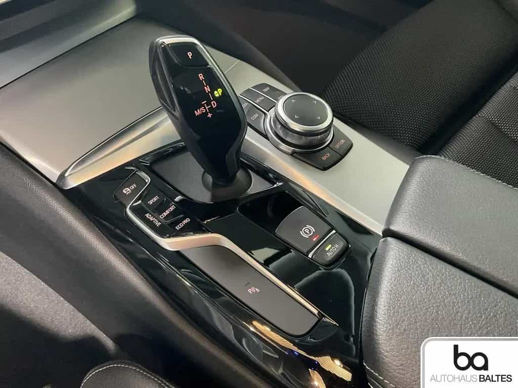 BMW 520 d Touring Sport Pano/LED/ACC/Kam/2Z-AAC/Park 10/2018-photo-10