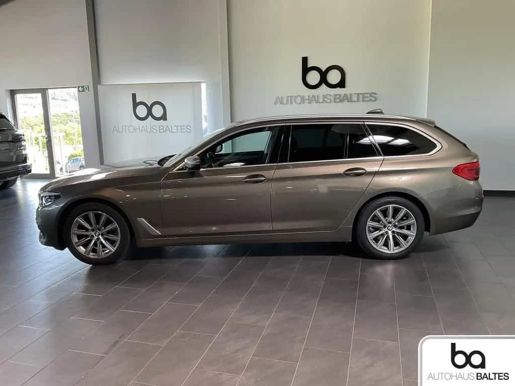 BMW 520 d Touring Sport Pano/LED/ACC/Kam/2Z-AAC/Park 10/2018-photo-2