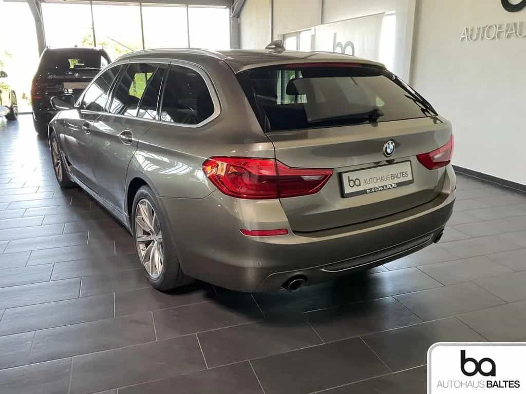 BMW 520 d Touring Sport Pano/LED/ACC/Kam/2Z-AAC/Park 10/2018-photo-3