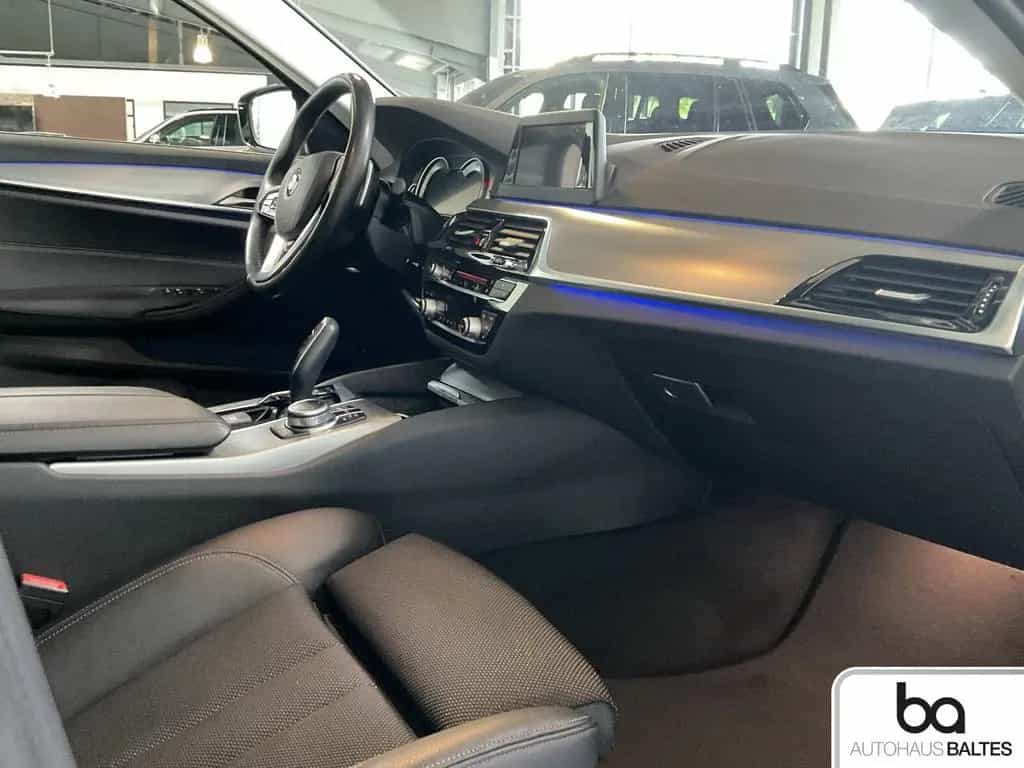 BMW 520 d Touring Sport Pano/LED/ACC/Kam/2Z-AAC/Park 10/2018-photo-5