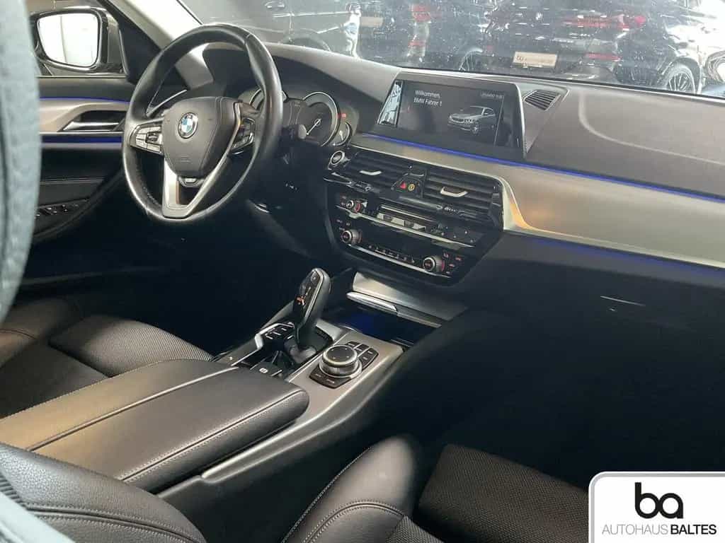 BMW 520 d Touring Sport Pano/LED/ACC/Kam/2Z-AAC/Park 10/2018-photo-8