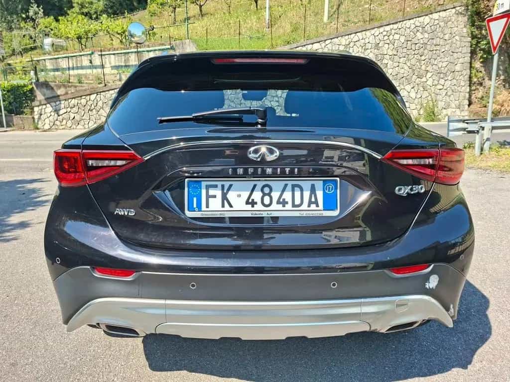 Infiniti QX30 2.2d AUTOMATICO / 4X4 / EURO 6 05/2017-photo-4