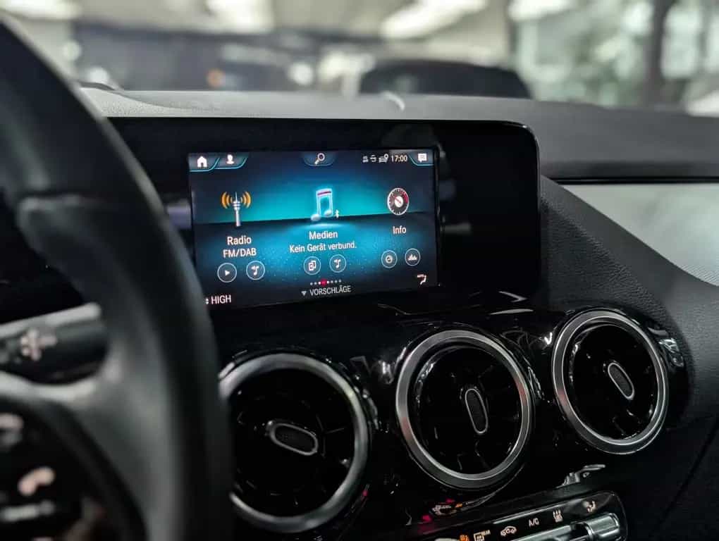 Mercedes-Benz GLA 220 d STYLE MBUX TEMP StHz LEDER SHZ KEYLESS 05/2022-photo-14