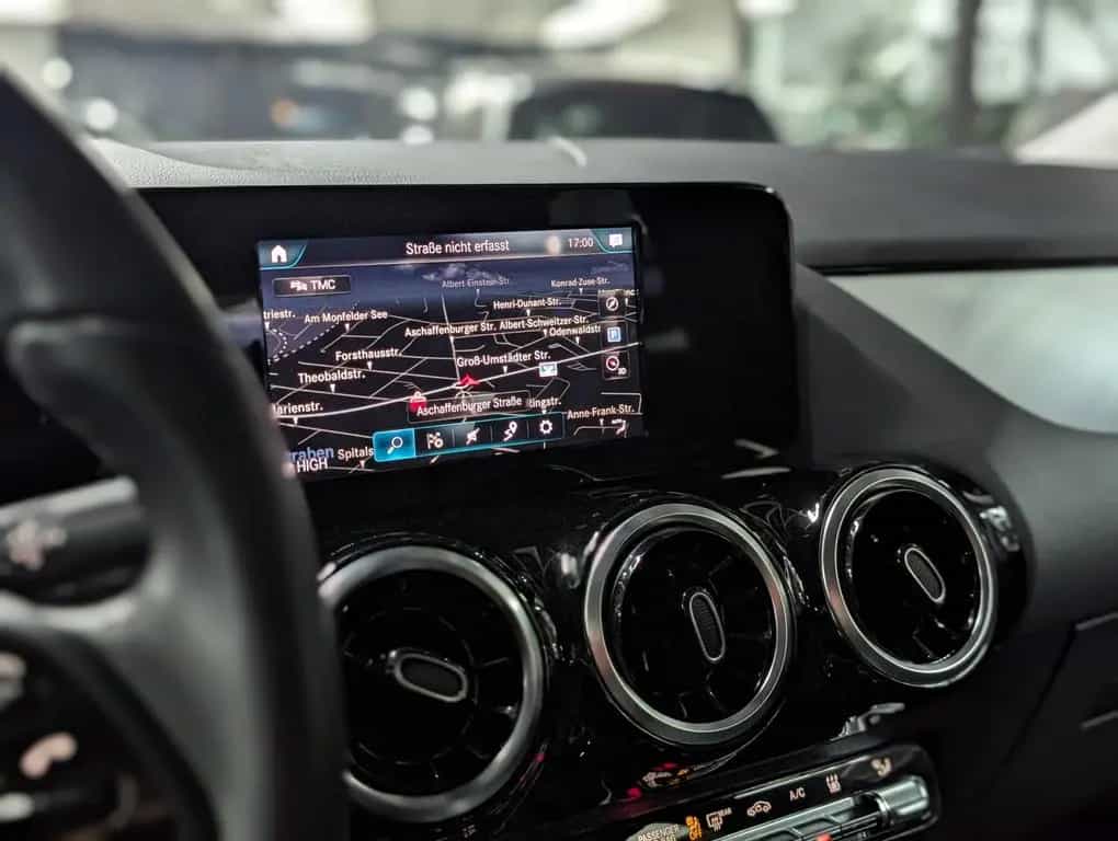 Mercedes-Benz GLA 220 d STYLE MBUX TEMP StHz LEDER SHZ KEYLESS 05/2022-photo-15
