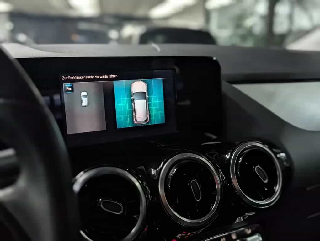 Mercedes-Benz GLA 220 d STYLE MBUX TEMP StHz LEDER SHZ KEYLESS 05/2022-photo-16
