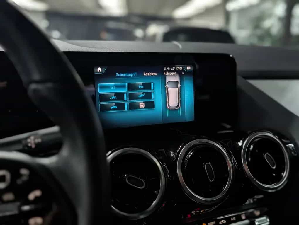 Mercedes-Benz GLA 220 d STYLE MBUX TEMP StHz LEDER SHZ KEYLESS 05/2022-photo-18