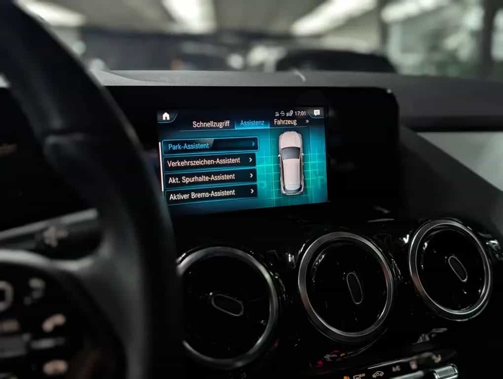 Mercedes-Benz GLA 220 d STYLE MBUX TEMP StHz LEDER SHZ KEYLESS 05/2022-photo-19