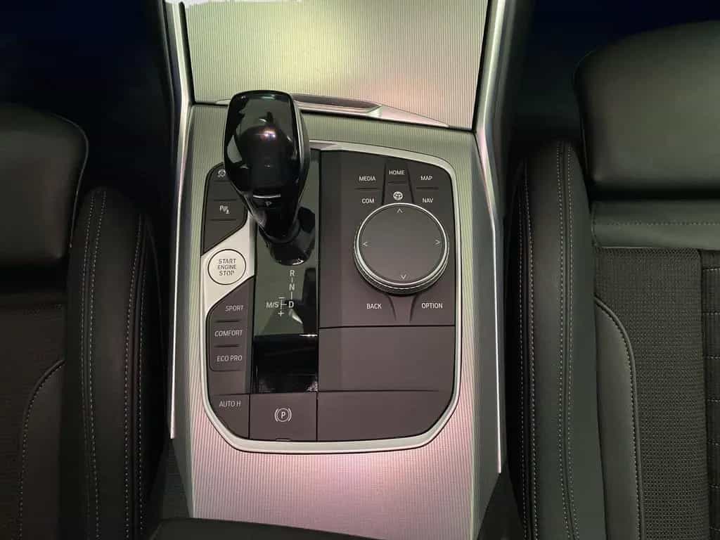BMW 320 d Touring Sport Line Navi Head-Up Kamera LED 02/2021-photo-13